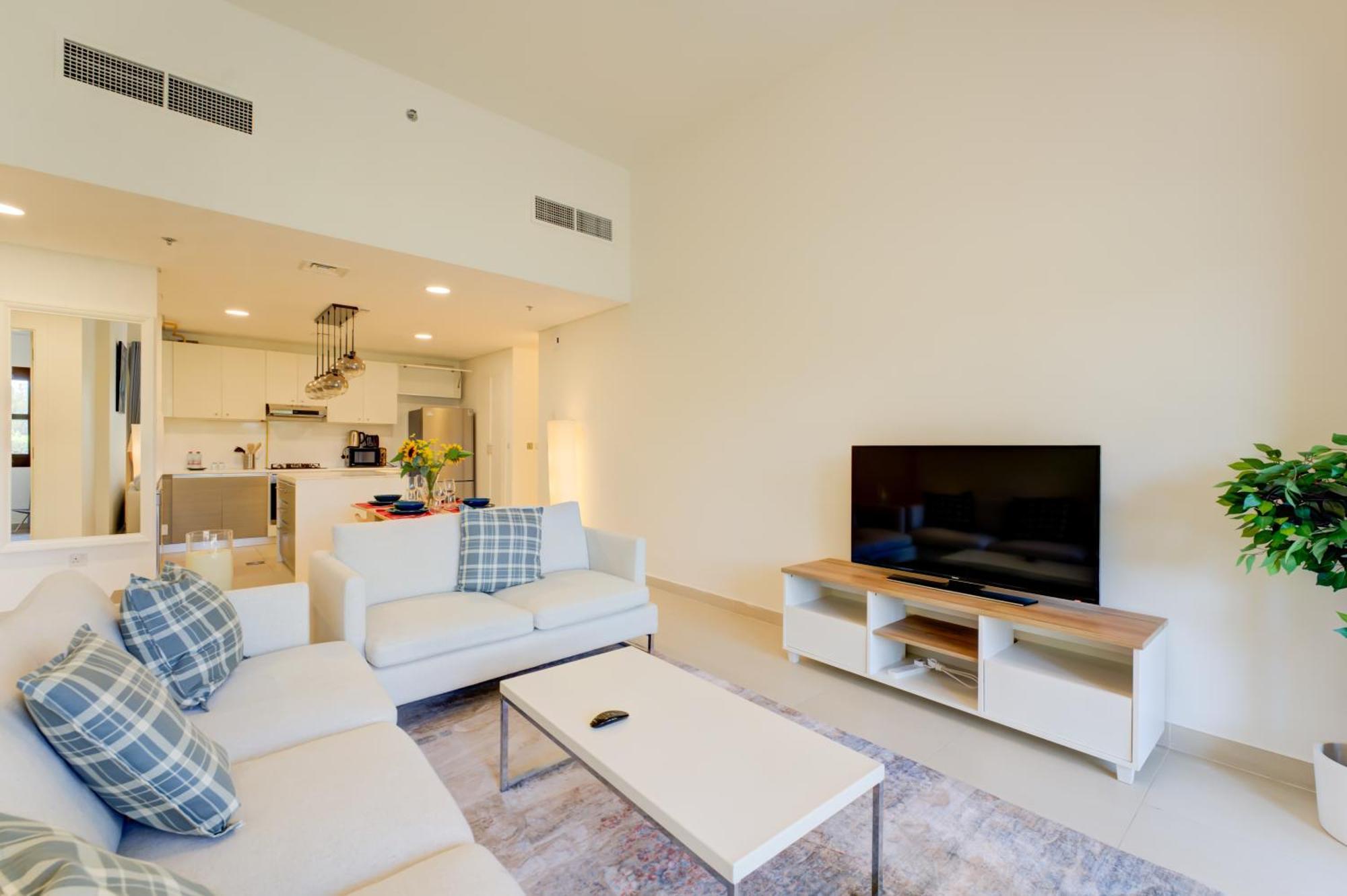 Serene 2-bed Haven In Jumeirah Golf Estates Apartment